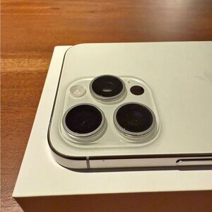 iPhone 15 Pro Max - White Titanium - 512GB (unlocked)